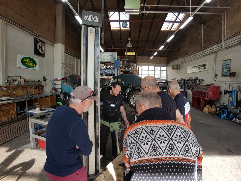 Swiss TR-Club anlässlich eines technischen Tages bei Classic Car Connection - Okt 2019