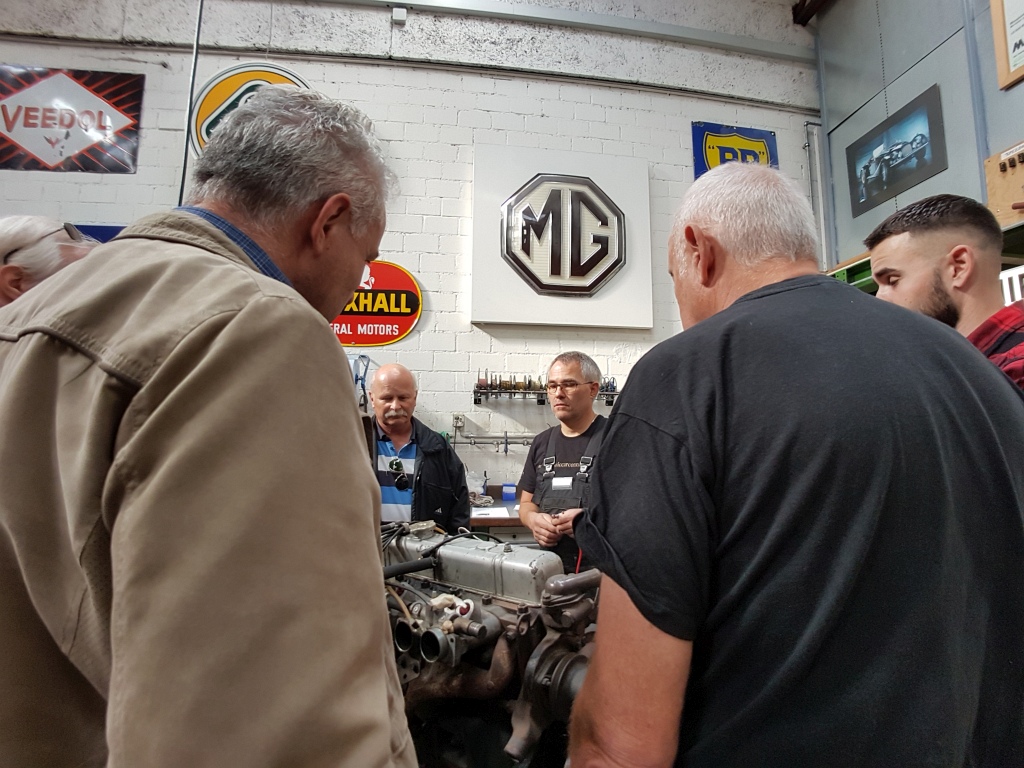 Swiss TR-Club anlässlich eines technischen Tages bei Classic Car Connection - Okt 2019