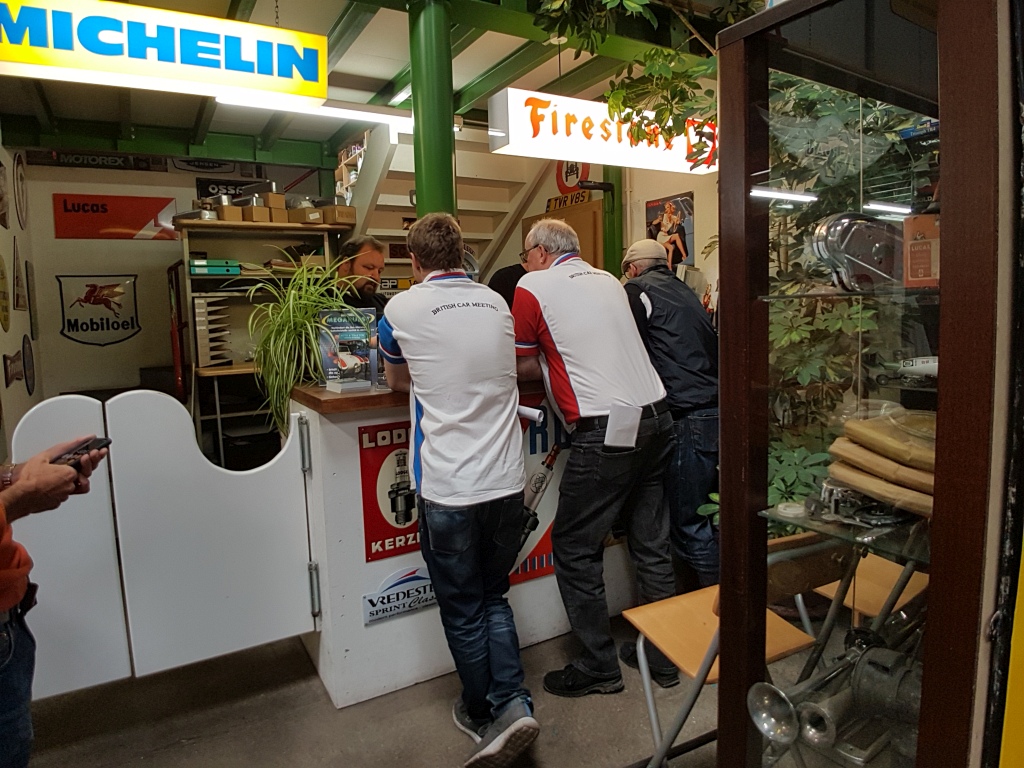 Swiss TR-Club anlässlich eines technischen Tages bei Classic Car Connection - Okt 2019